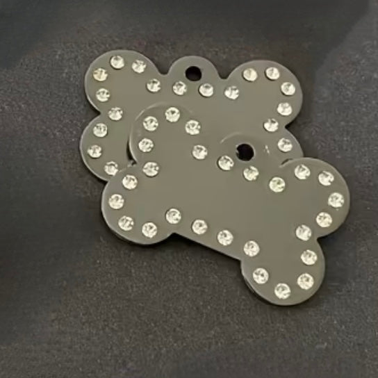 LUIS & LEON Hundemarke Knochen mit Strass – personalisierte Gravur aus Aluminium