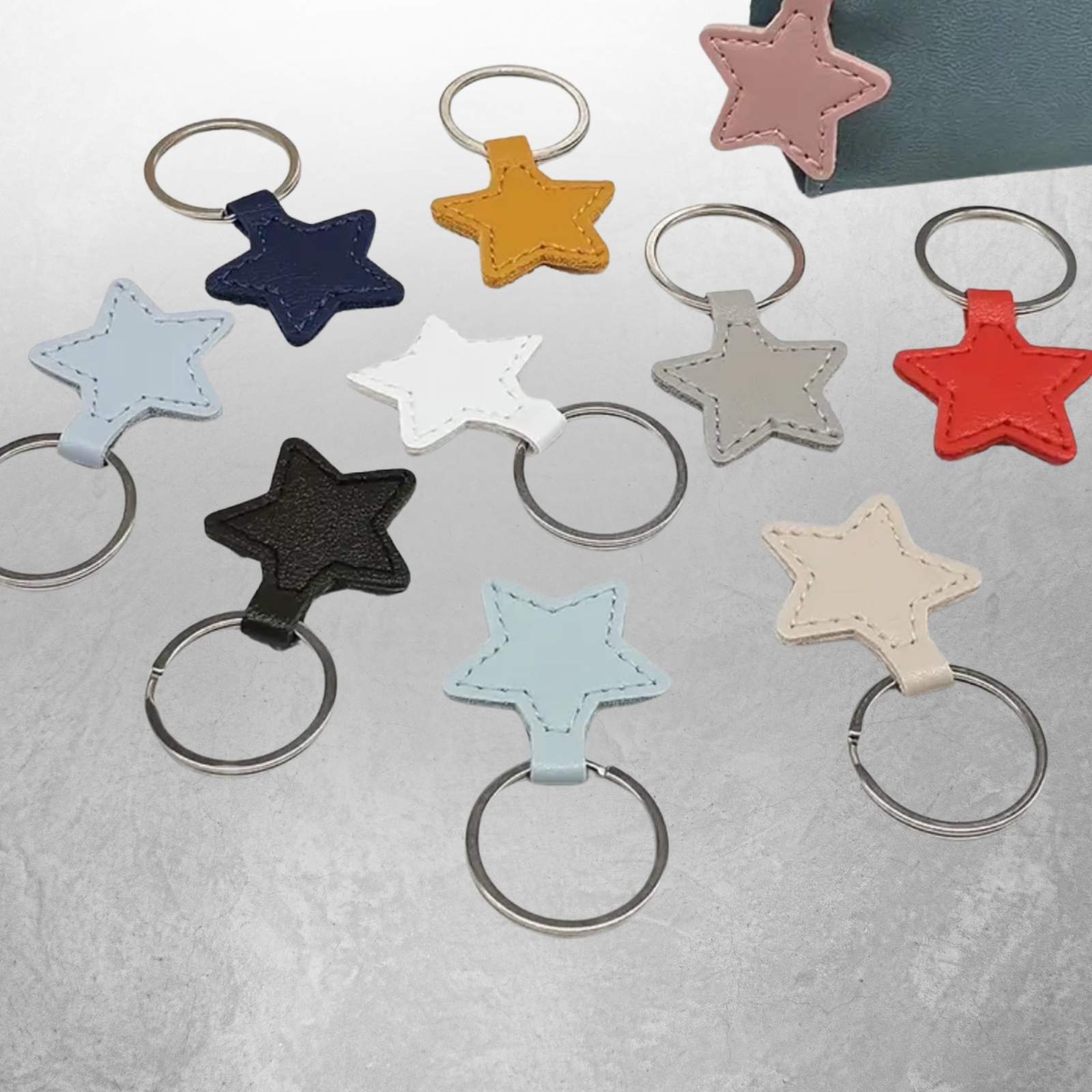 Hundemarke Luis & Leon Stern – Kunstleder, geräuschlos & gravierbar - LUIS & LEON