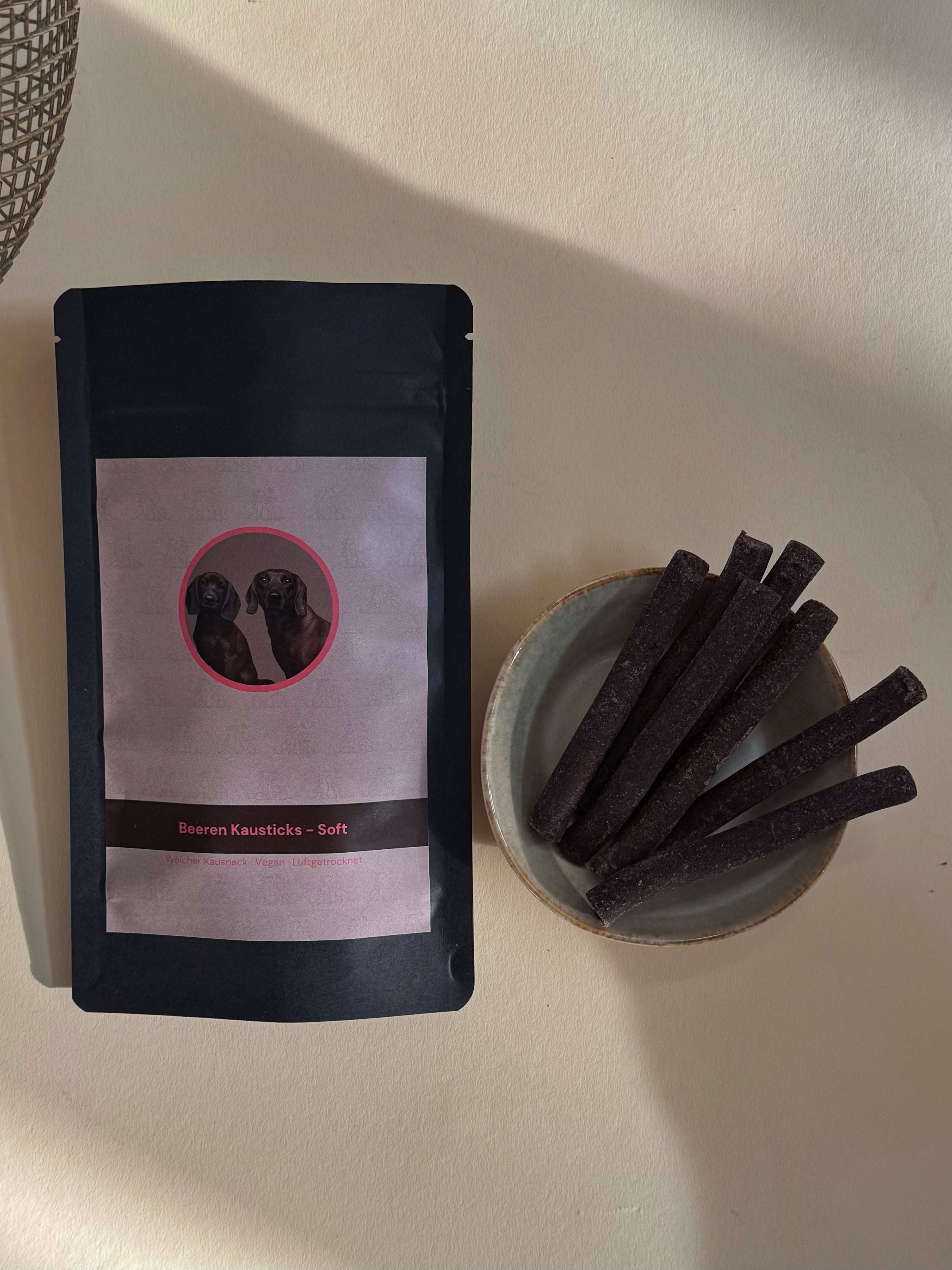 LUIS & LEON Beeren Kausticks Soft – vegane Hundeleckerli luftgetrocknet - LUIS & LEON