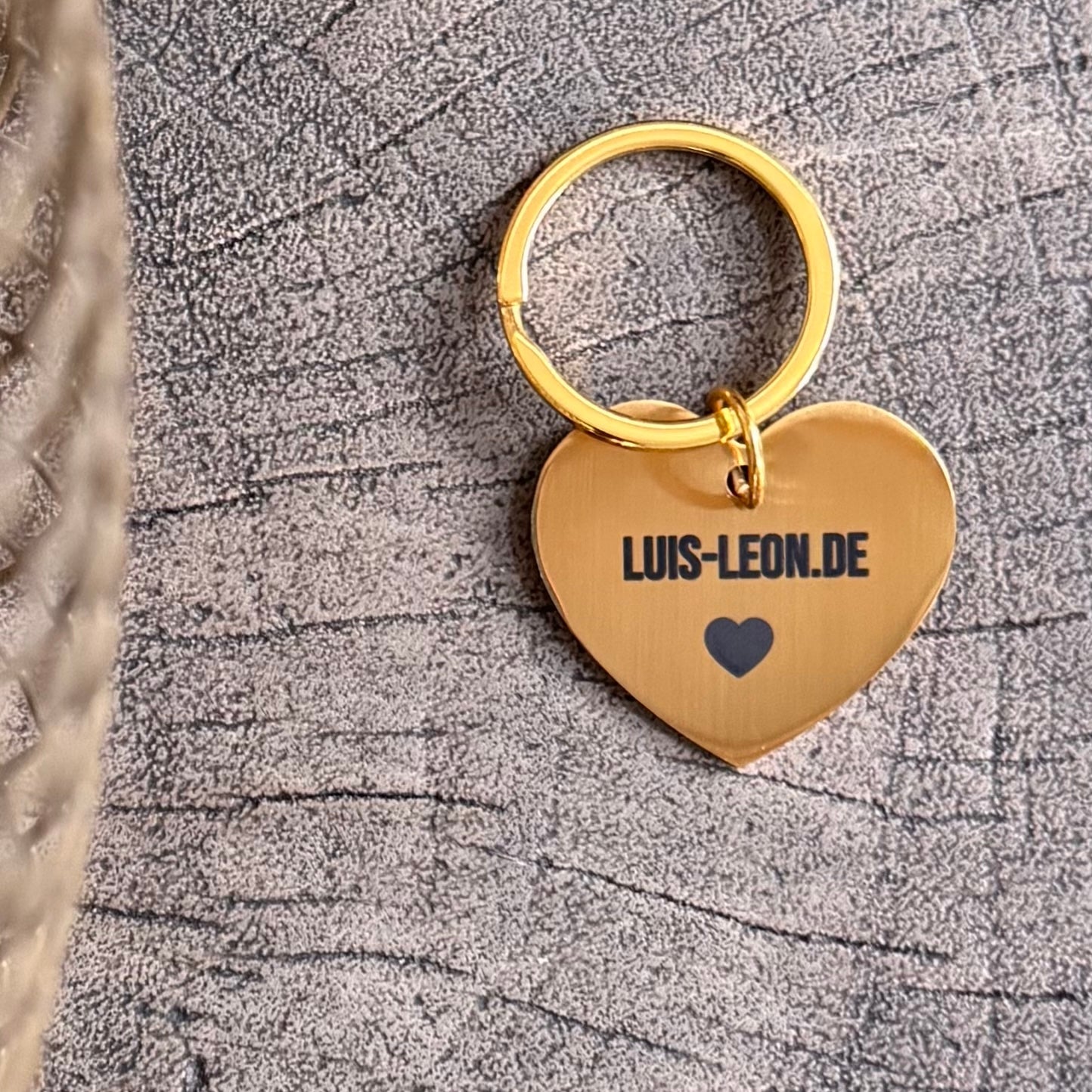 LUIS & LEON Herz - Schlüsselanhänger aus Edelstahl – Gold - LUIS & LEON