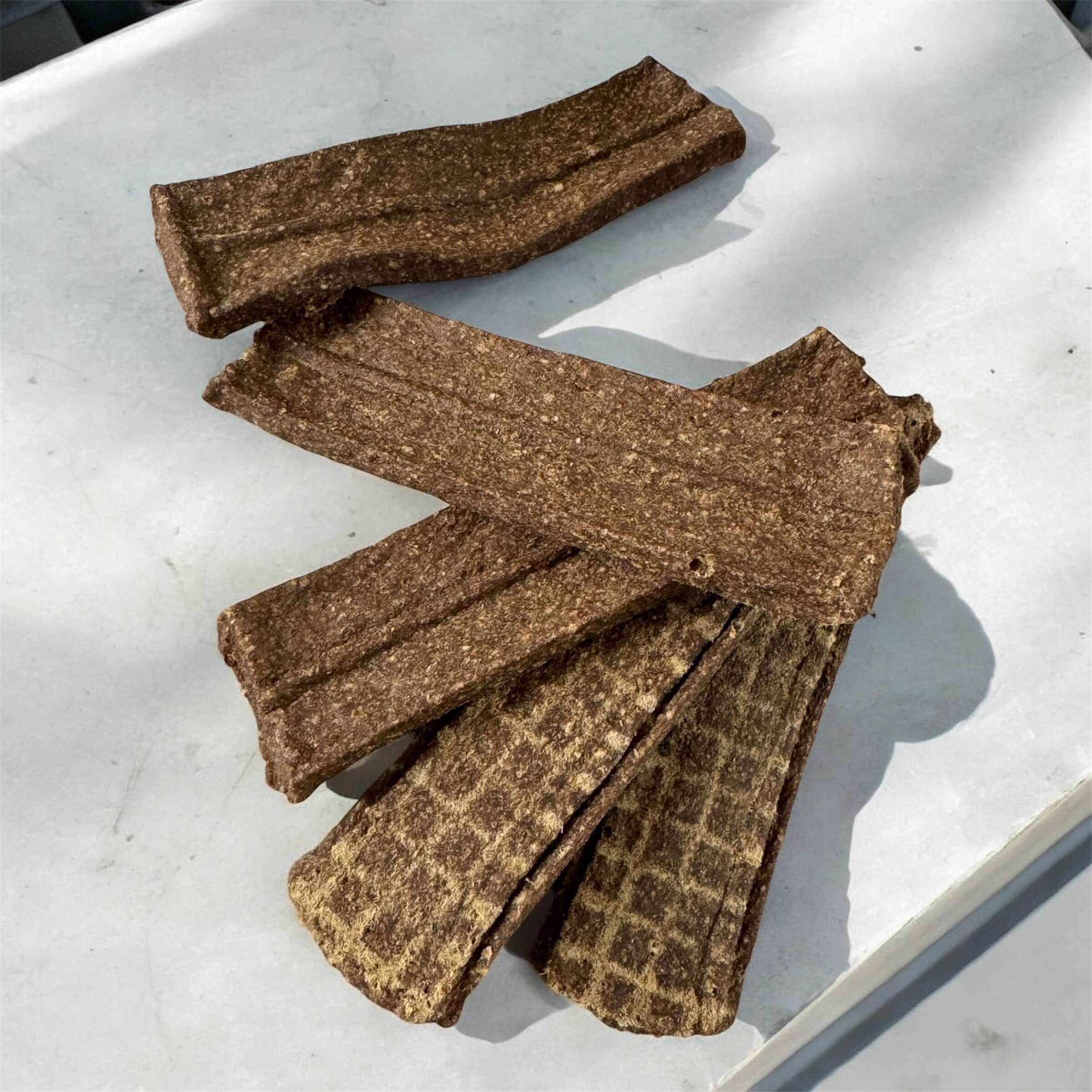 LUIS & LEON Kaustreifen für Hunde – Pferd, Ente, Lamm & Wild - LUIS & LEON